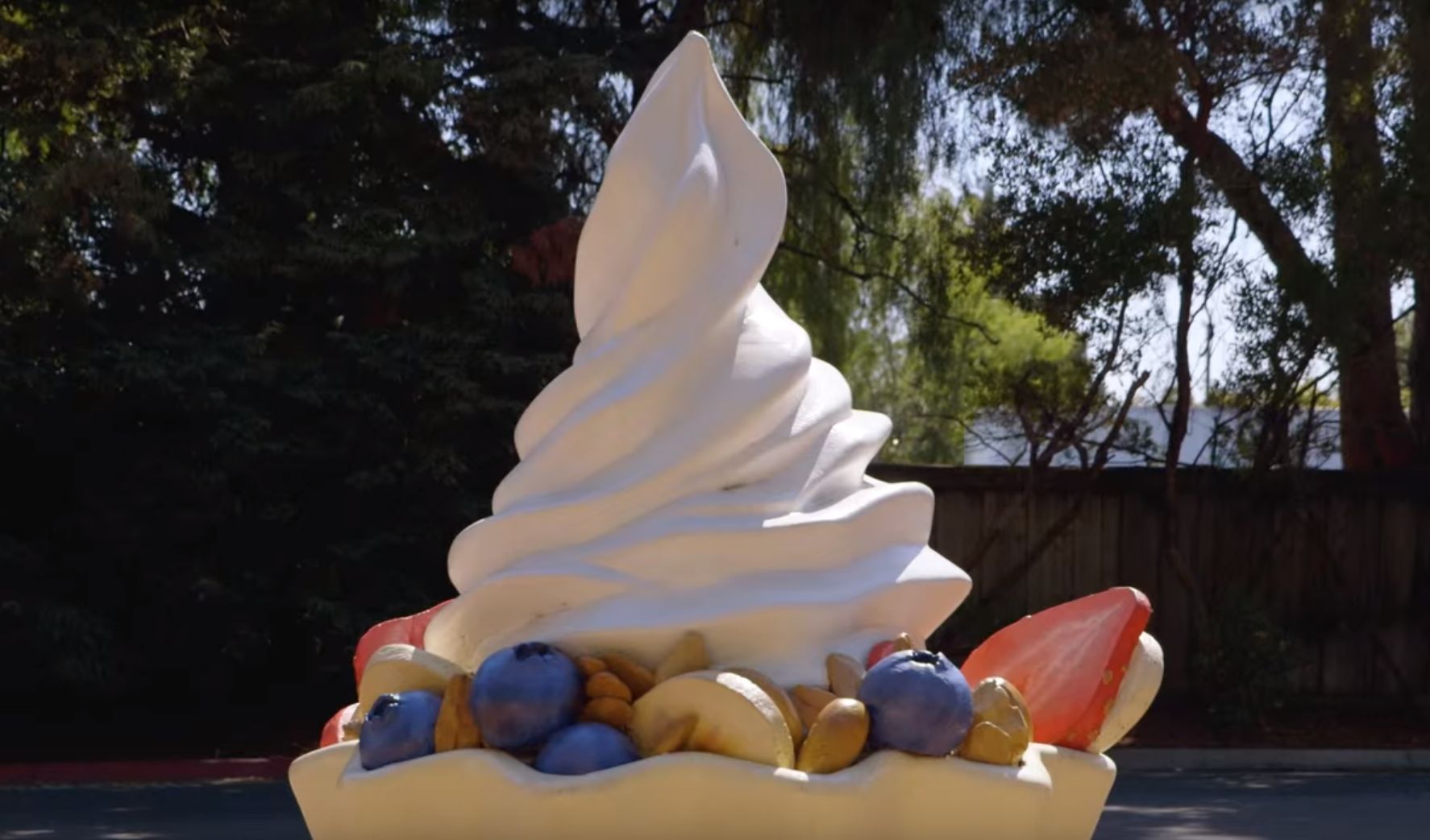 froyo-statue android