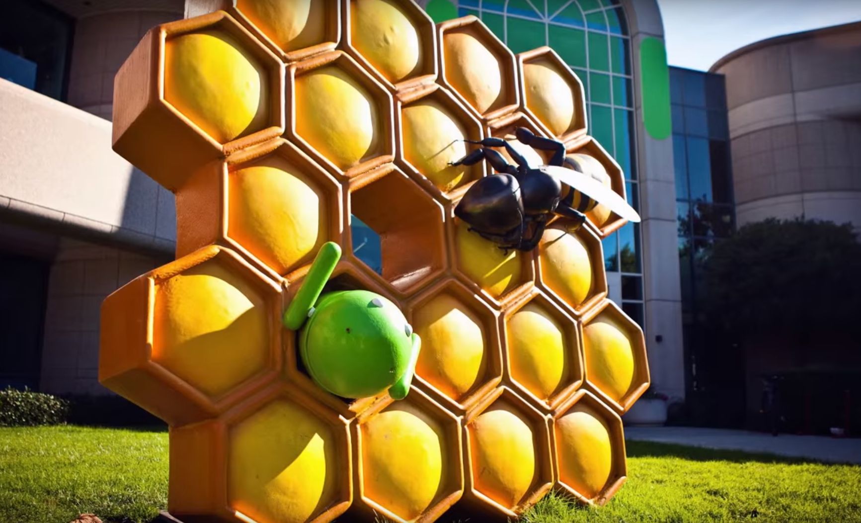 honeycomb-statue
