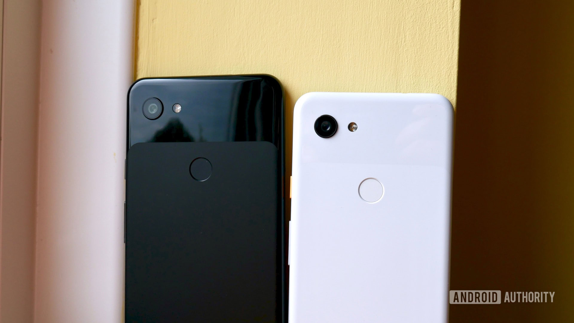 google-pixel-3a-XL-rear-side-by-side Google Pixel 3a and Pixel 3a XL rear