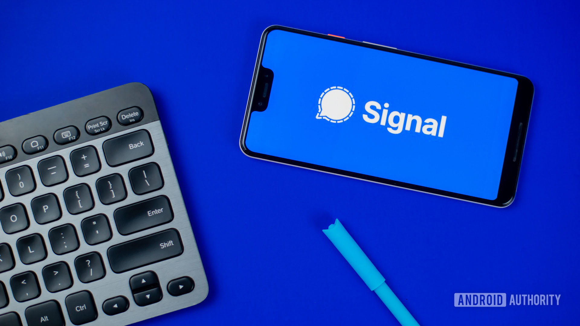 Signal Private Messenger stock photo 3 Signal Private Messenger stock photo 3