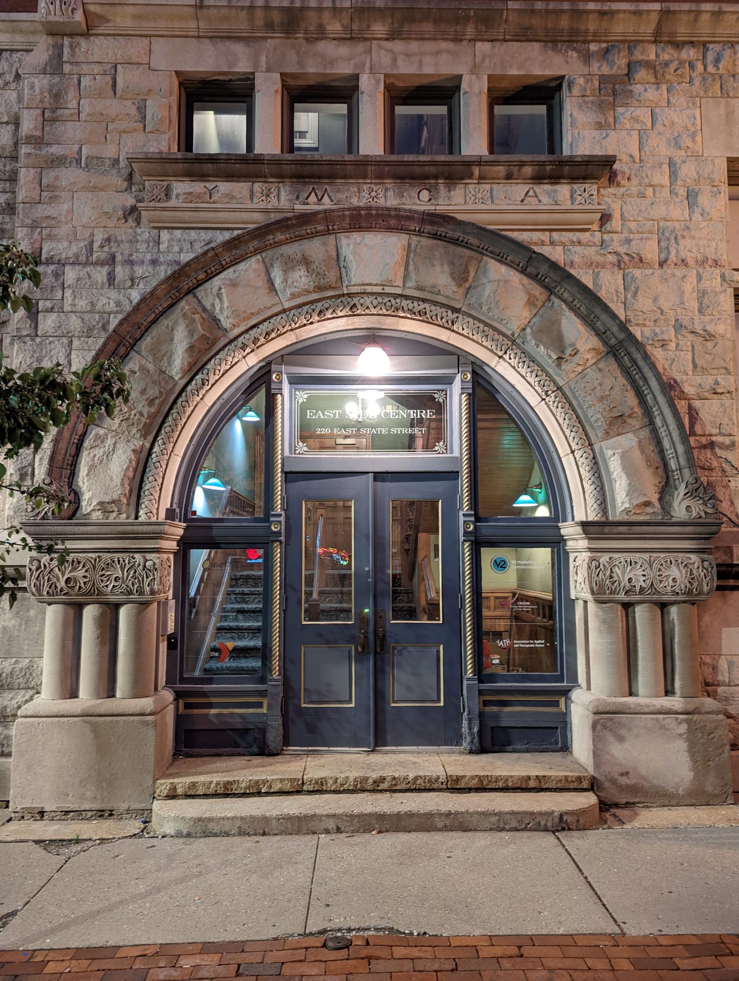 Google Pixel 6 Night Sight on building