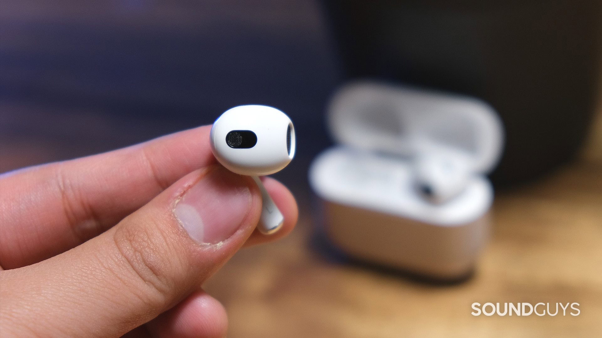 AirPods 3rd Gen 8 e1635432682882 One earbud of the AirPods 3rd Generation