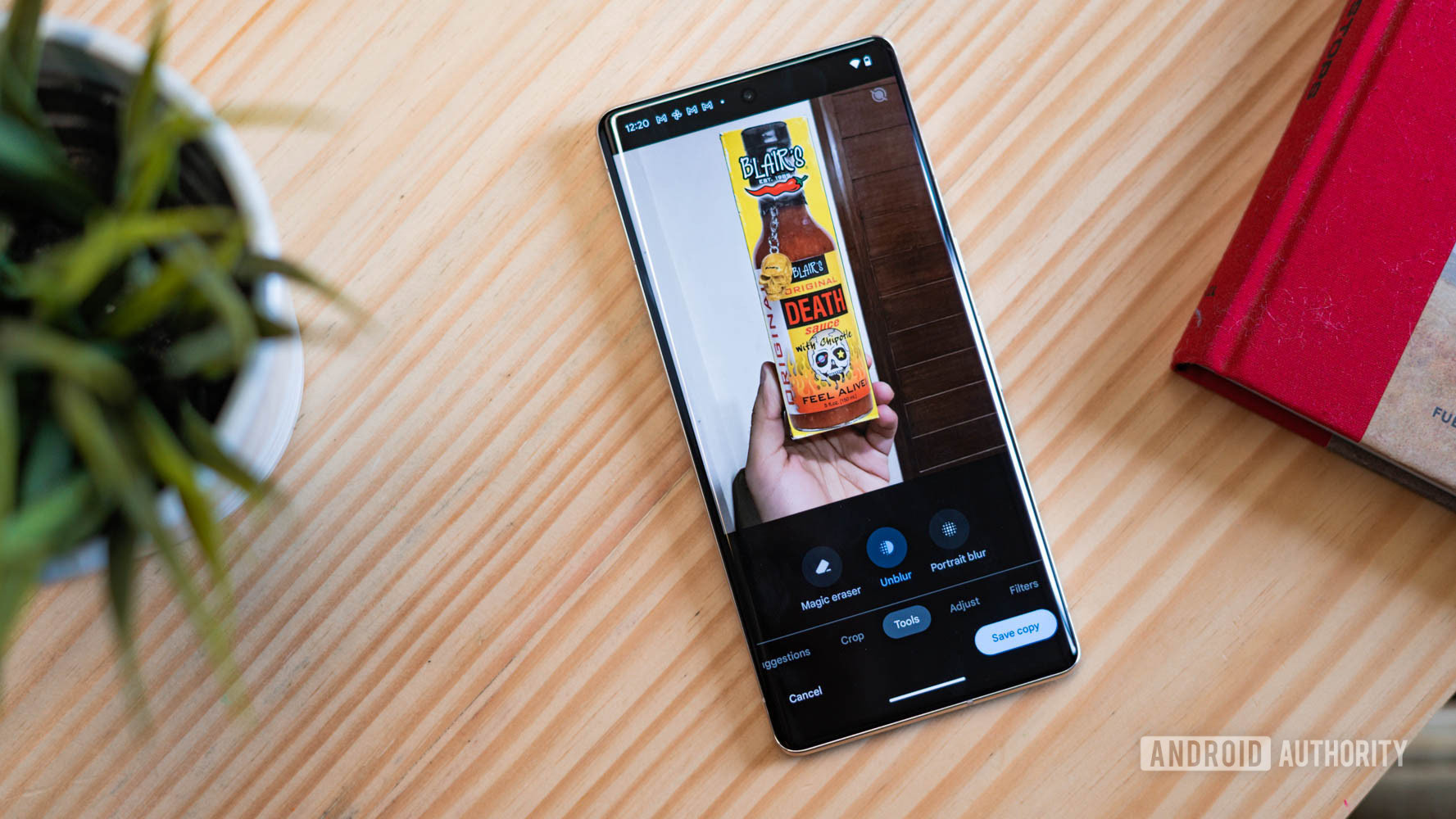 Pixel 7 Pro Photo Unblur lead image Pixel 7 Pro Photo Unblur lead image