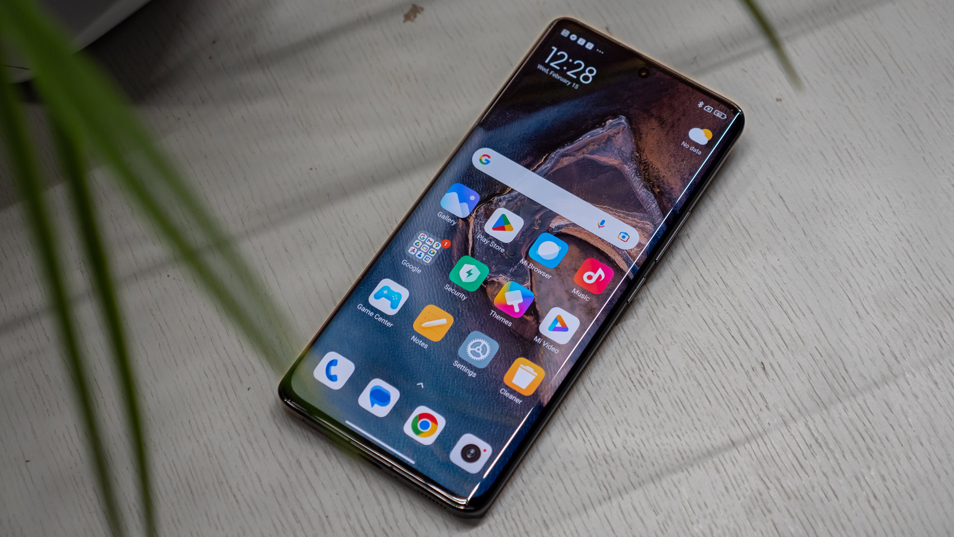 Xiaomi 13 Pro home screen angled Xiaomi 13 Pro home screen angled