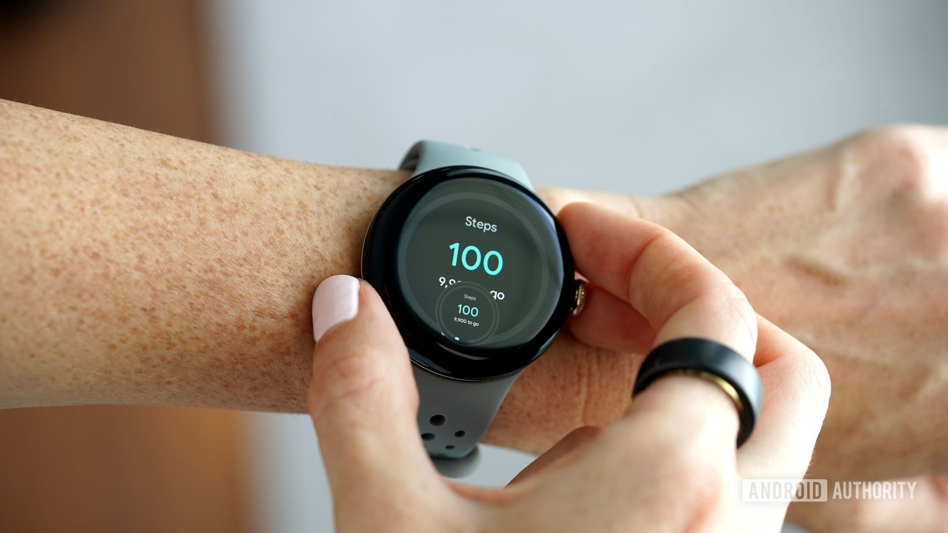 Google Pixel Watch 2 screenshot A user takes a Google Pixel Watch 2 screenshot by pressing the back button and Digital Crown simultaneously.