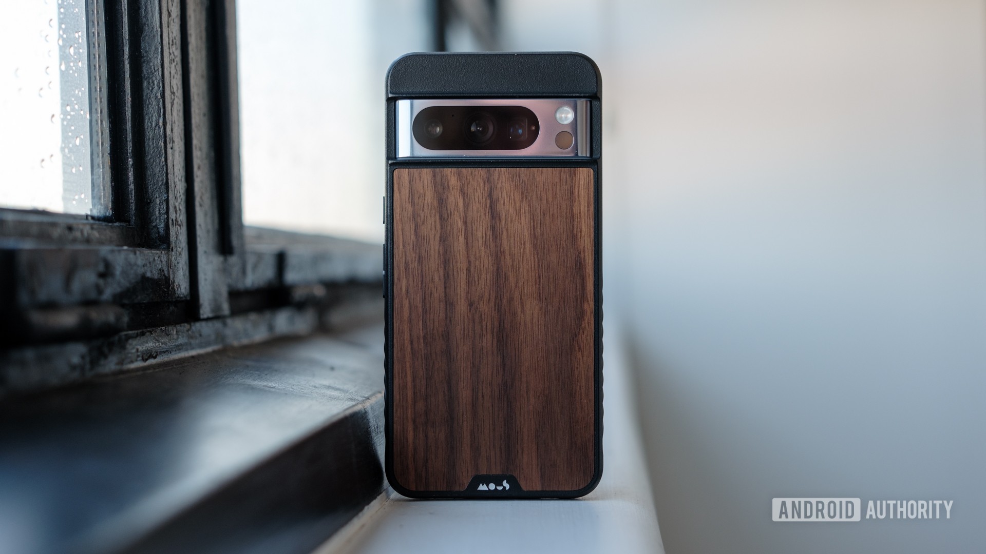 mous limitless 5 for pixel 8 pro on windowsill mous limitless 5 for pixel 8 pro on windowsill